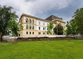 Гостиница One Shot Tabakalera House  Сан-Себастьян
